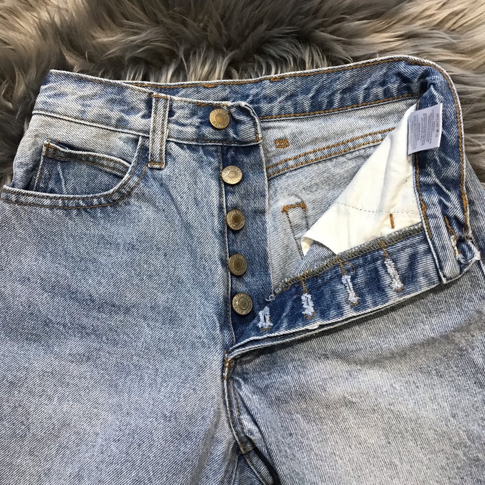 SOLD OUT brandy melville 90s jeans sz XS